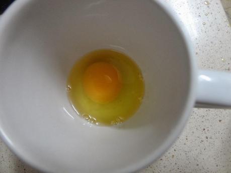 Bizcocho de chocolate en taza en 3 minutos (Receta en microondas)