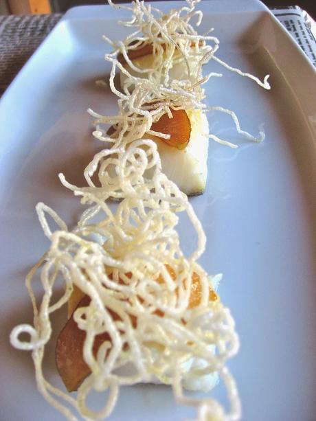 BACALAO CON FIDEOS DE ARROZ Y MANZANA