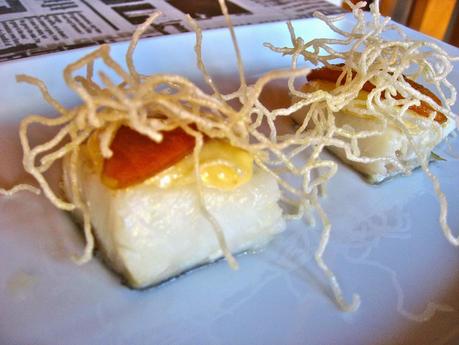 BACALAO CON FIDEOS DE ARROZ Y MANZANA