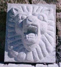 RELIEVE-ESCULTURA (CABEZA DE LEÓN)