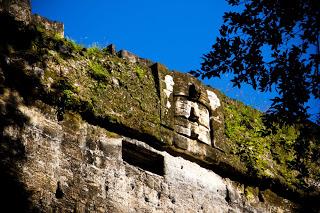 Lugar de las Voces, Tikal