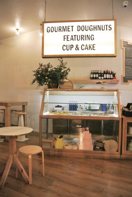 SHOPPING OUTFIT + TRAVELANDCAKE