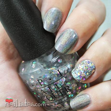 Uñas holográficas | I Snow You Love Me de O.P.I.