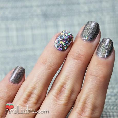 nail art con esmaltes de uñas holográficos