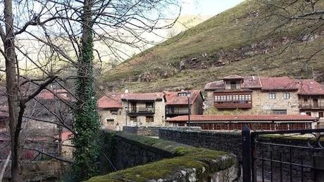 Barcena Mayor, una joya en Cantabria.