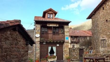 Barcena Mayor, una joya en Cantabria.