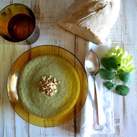 CREMA DE BROCOLI AL LIMON CON ALMENDRAS