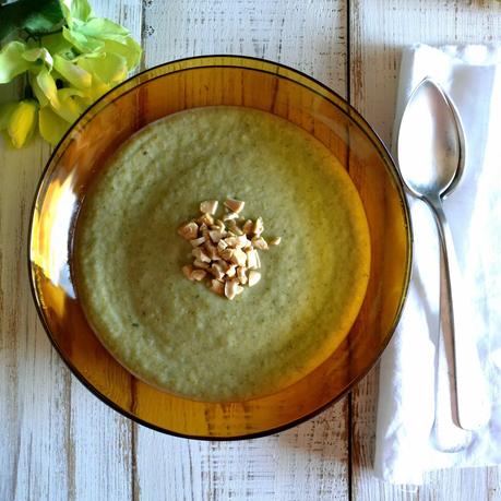CREMA DE BROCOLI AL LIMON CON ALMENDRAS