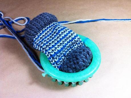 Tutorial cómo tejer calcetines en telar circular loom knitting socks heel 