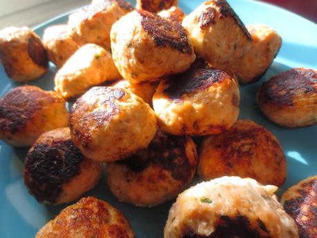 Albóndigas de salmón al eneldo