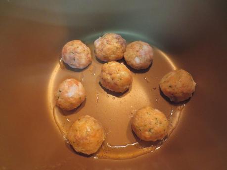 Albóndigas de salmón al eneldo