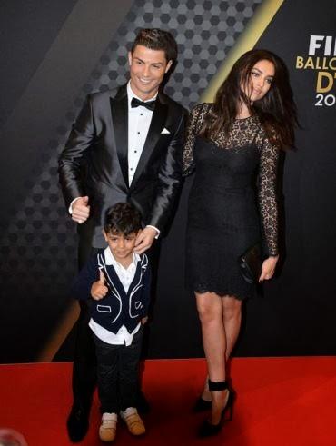 Balón de Oro: Pilar Rubio e Irina Shayk de encaje, Antonella de azul glitter y Messi de granate