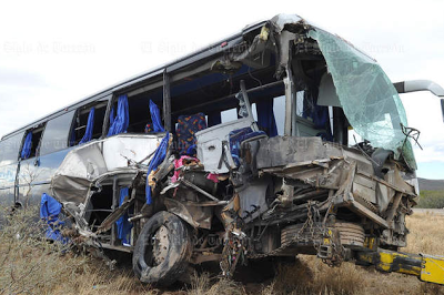 Fotos del accidente de autocar del equipo sub-17 del Santos Laguna en el que falleció el médico