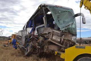 Fotos del accidente de autocar del equipo sub-17 del Santos Laguna en el que falleció el médico