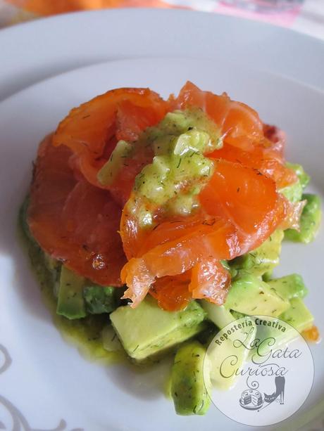 SALMON MARINADO CON NARANJA Y LIMON EN TARTAR DE AGUACATE