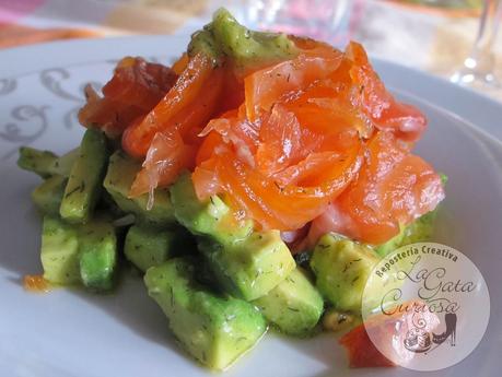 SALMON MARINADO CON NARANJA Y LIMON EN TARTAR DE AGUACATE