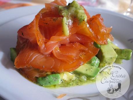 SALMON MARINADO CON NARANJA Y LIMON EN TARTAR DE AGUACATE