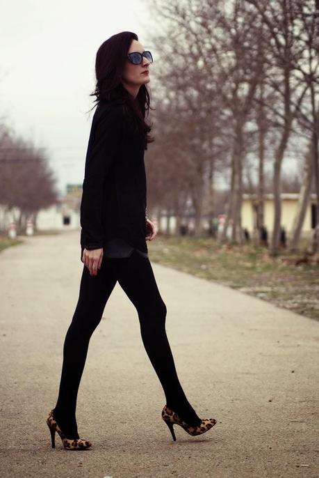 ALL BLACKShirt:Persun, Bag: Purificación Garcia, Heels: P...