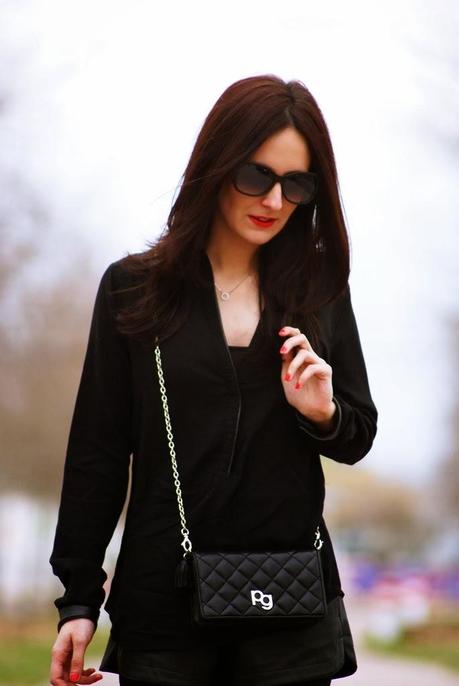 ALL BLACKShirt:Persun, Bag: Purificación Garcia, Heels: P...