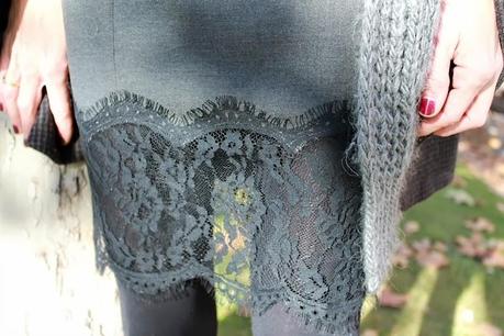 vestido lencero y abrigo masculino