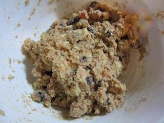 GALLETAS DE HARINA DE ESPELTA, ARANDANOS Y PAPAYA CON CHOCOLATE BLANCO