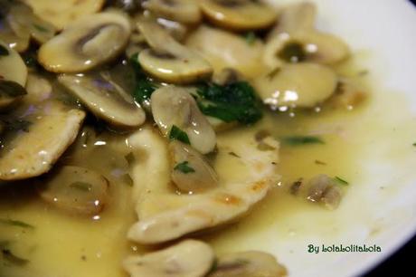 PECHUGAS DE POLLO  CON SALSA DE LIMON Y CHAMPIÑONES