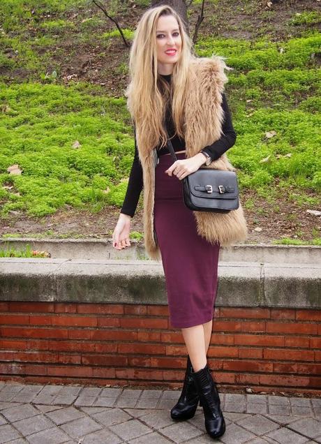 Midi skirt, crop top and fur vest