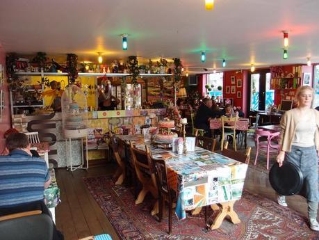 Ideas de decoración para tienda de repostería y degustación - Estilo pop y ecléctico - Taart van m'n tante