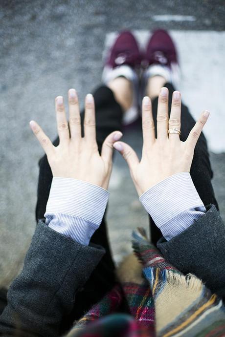 JOGGER PANTS + NEW BALANCE OUTFITS, burgundy new balance u 410, oversized coat, comptoir des cotonniers, bufanda cuadros zara, gafas mr boho, mr boho shades, dime que me quieres, jogger pants zara, cristina blanco, guiadeestilo, guia de estilo blog, spaniss fashion blog,