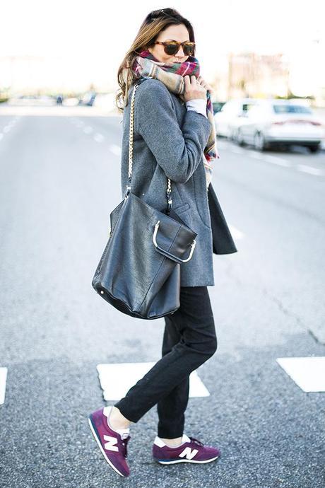 JOGGER PANTS + NEW BALANCE OUTFITS, burgundy new balance u 410, oversized coat, comptoir des cotonniers, bufanda cuadros zara, gafas mr boho, mr boho shades, dime que me quieres, jogger pants zara, cristina blanco, guiadeestilo, guia de estilo blog, spaniss fashion blog,