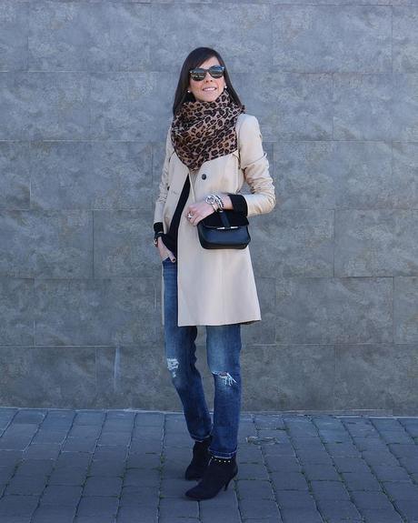 Trench + Boyfriend Jeans