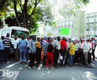 Parceleros Tamayo piquetean IAD en reclamo pago.