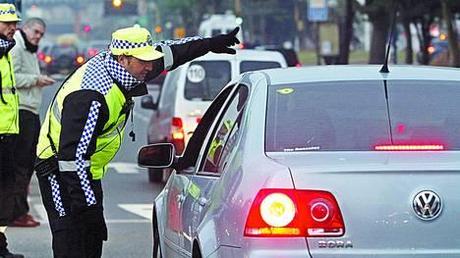 Instrucciones-transito-advirtieron-conductores-DYN_CLAIMA20130626_0044_17