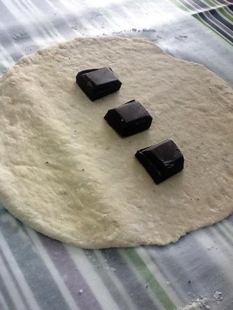 PAN CON CHOCOLATE Y ANÍS PAN CON CHOCOLATE Y ANÍS