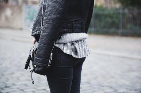Check_Shirt-Grey_Knitwear-Black_Jeans-Chained_Booties-Street_Style-Outfit-30