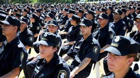 La Provincia incorporará unos 10 mil policías en 2014