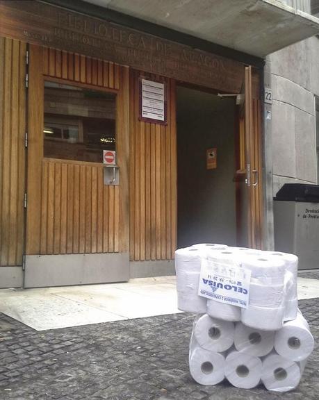 El único papel que entra en las Bibliotecas es el higiénico
