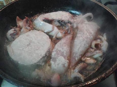 Zarzuela económica de pescados y mariscos.