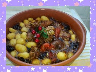 CONEJO RUSTIDO CON PATATAS CIRUELAS Y PASAS