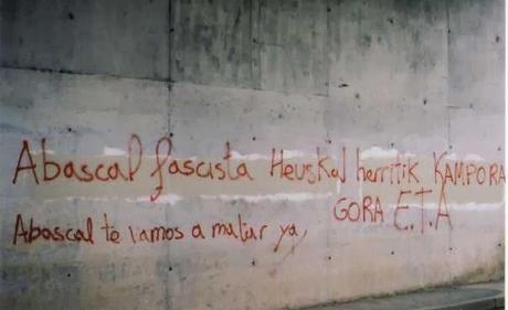 Vox, Pilar de Borbón, la centralización y otras chicas del montón