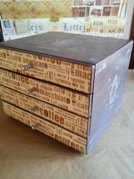 Caja dispensadora para café.