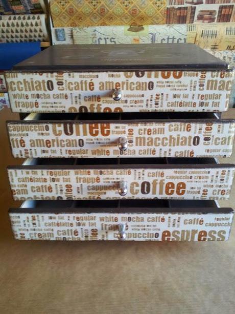 Caja dispensadora para café.