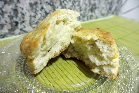 Buttermilk Biscuits (Panecillos con leche y nata)