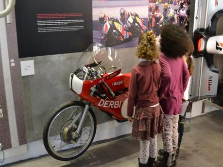 Museu_olimpic_Montjuic|Barcelona_Colours Moto derbi