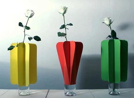 Floreros hechos a partir de botella de vidrio y papel de Pierre Lota