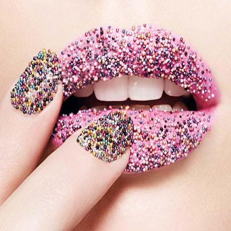 MANICURA DE LA SEMANA: CAVIAR & GREEN MANICURA DE LA SEMANA: CAVIAR & GREEN