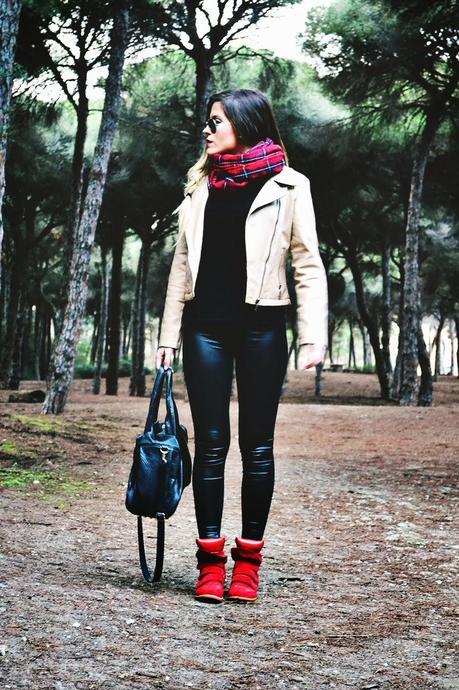 RED SNEAKERS + TARTAN ( PERSUNMALL LOOK ) RED SNEAKERS + TARTAN ( PERSUNMALL LOOK )