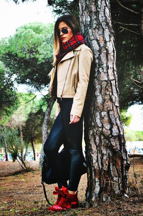 RED SNEAKERS + TARTAN ( PERSUNMALL LOOK ) RED SNEAKERS + TARTAN ( PERSUNMALL LOOK )