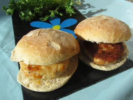 Hamburguesas chicken and cheese (Pollo y queso)