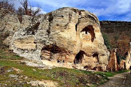 Ermita rupestre de Arroyuelos